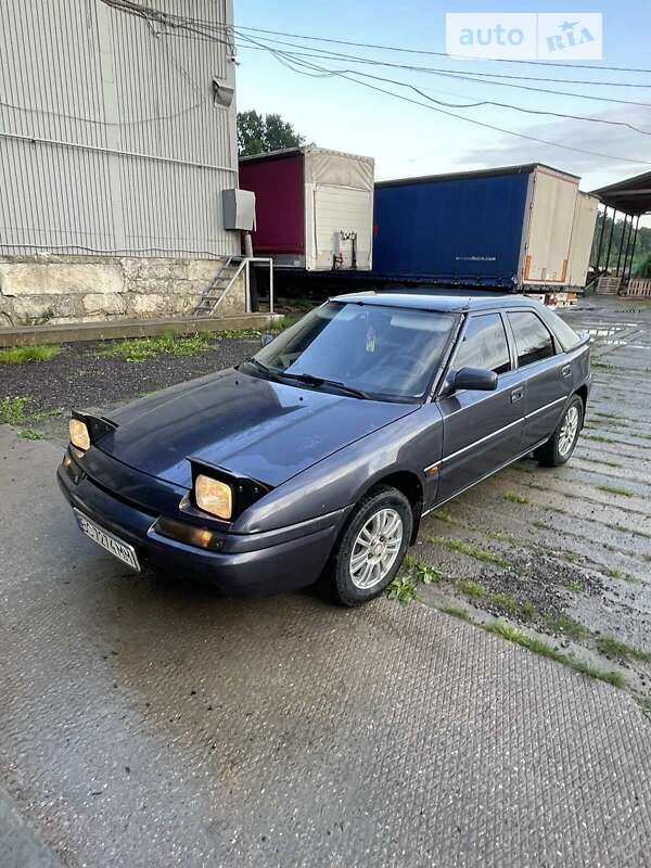 Mazda 323 (1992)