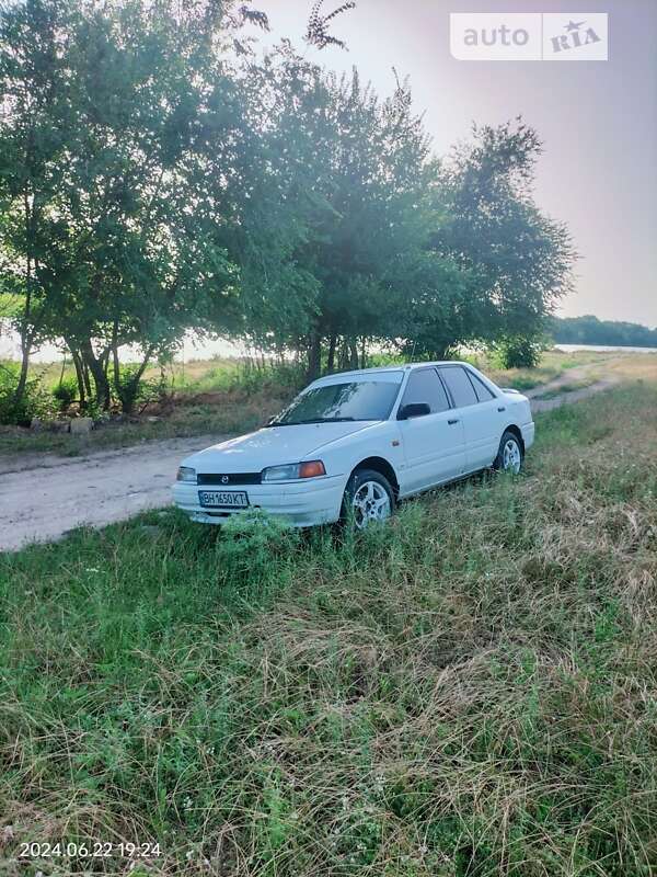 Mazda 323 (1993)