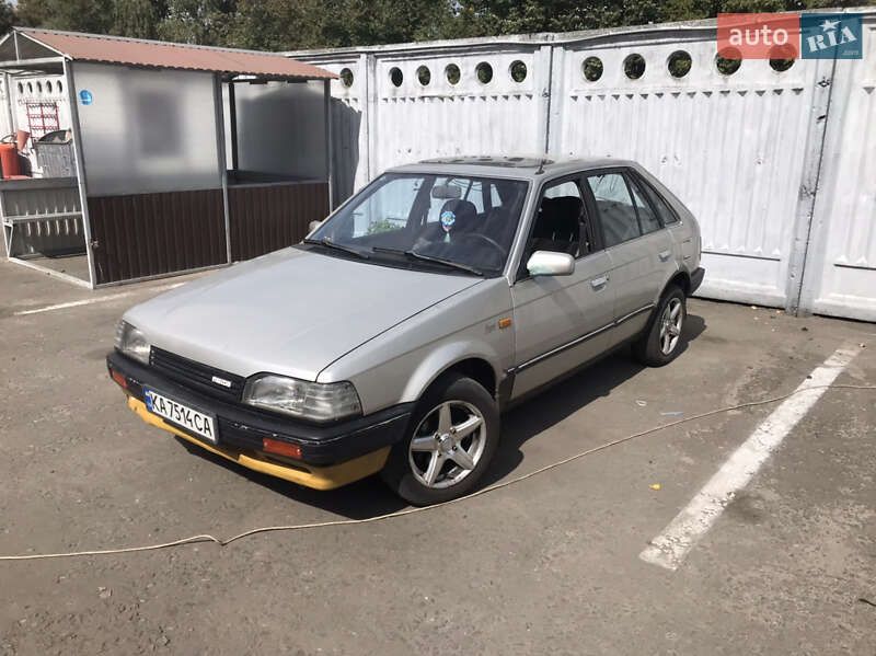 Mazda 323 (1988)