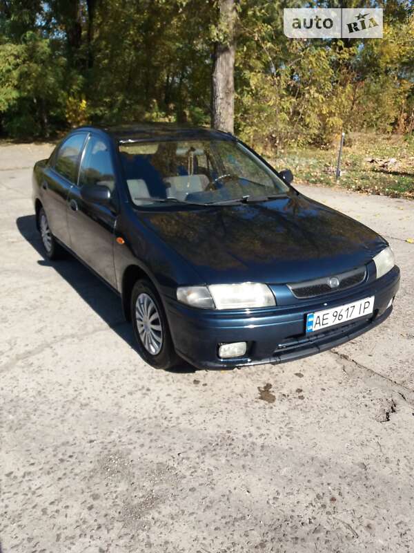 Mazda 323 (1998)