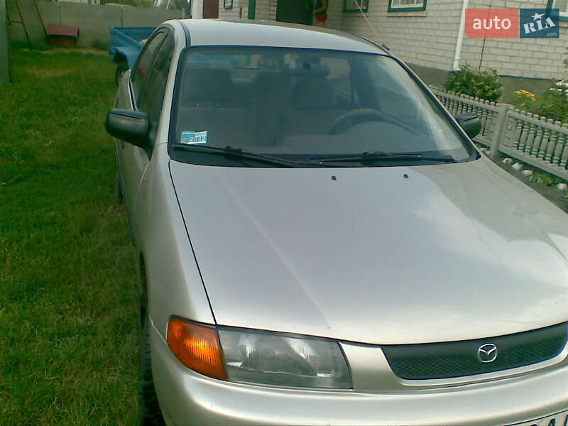 Mazda 323 (1996)