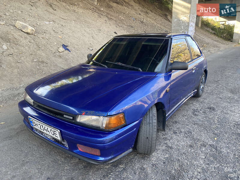 Mazda 323 (1989)