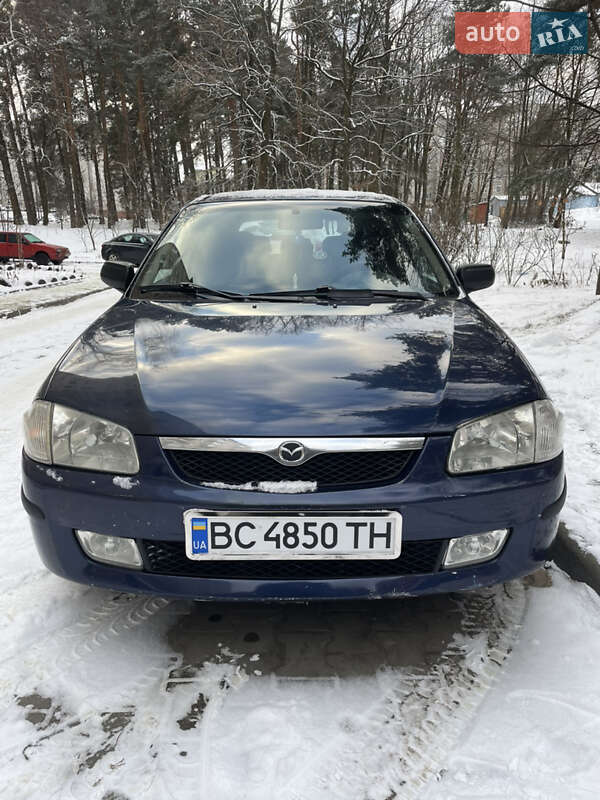 Mazda 323 (2000)