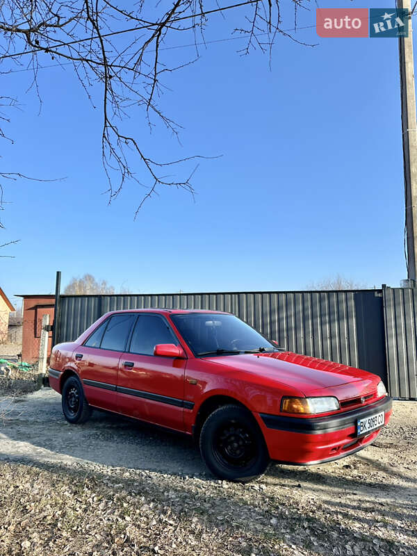 Mazda 323 (1992)