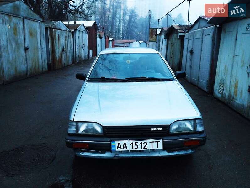 Mazda 323 (1987)