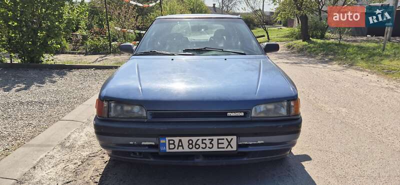 Mazda 323 (1990)