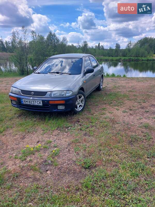 Mazda 323 (1995)