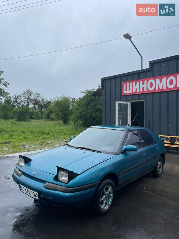 Mazda 323 (1992)
