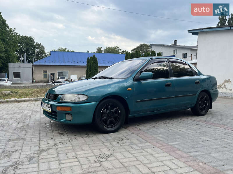 Mazda 323 (1996)