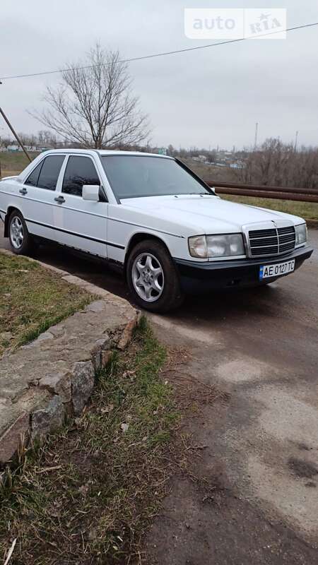 Mercedes-benz 190 (1988)