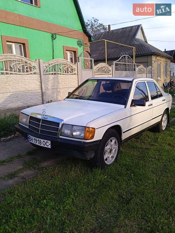 Mercedes-benz 190 (1984)