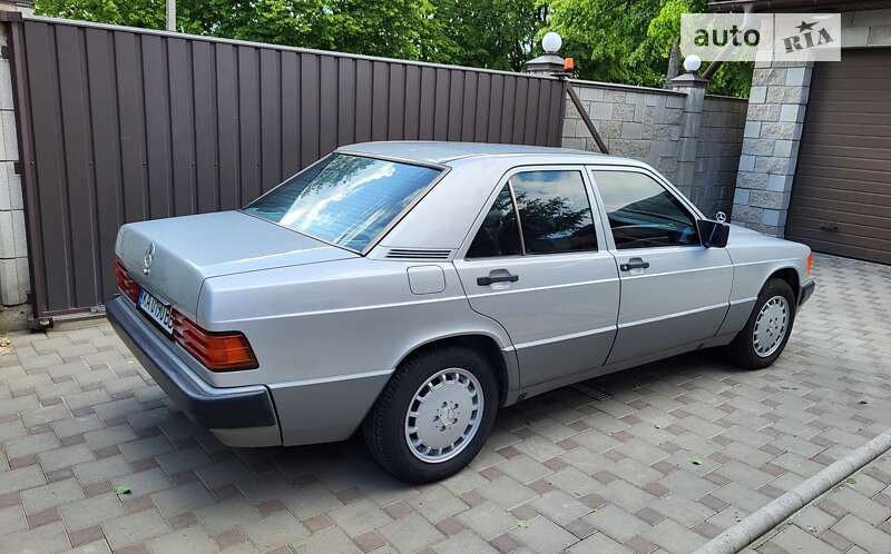 Mercedes-benz 190 (1991)