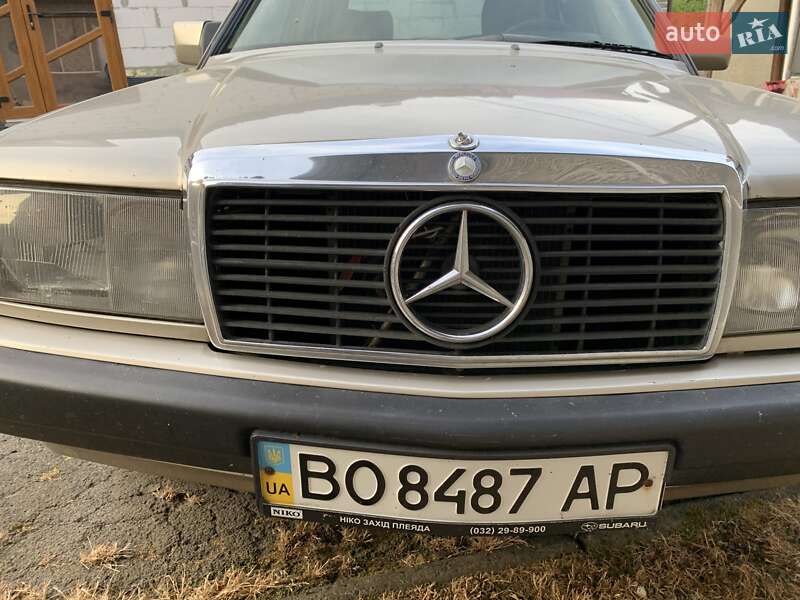 Mercedes-benz 190 (1989)