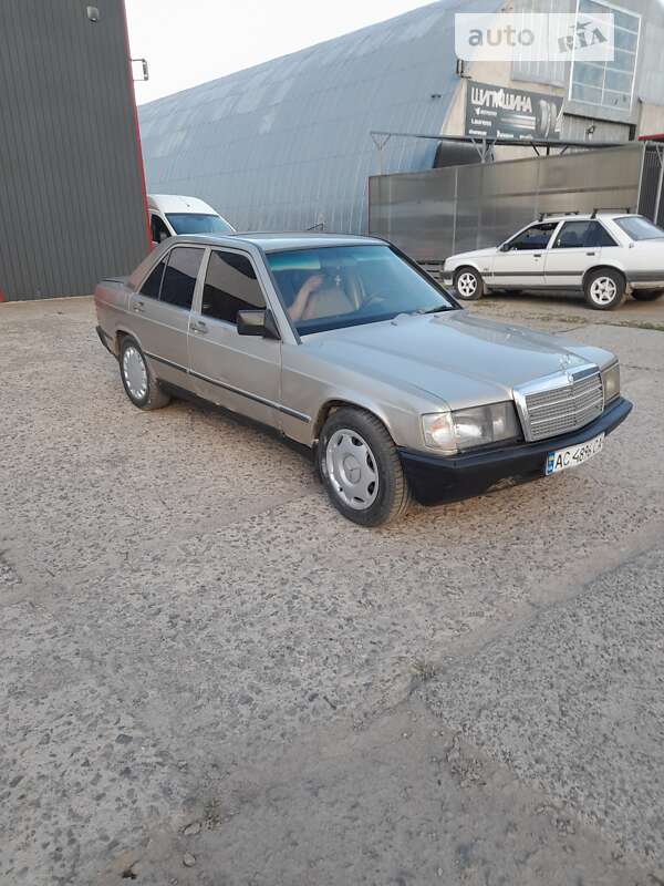 Mercedes-benz 190 (1987)