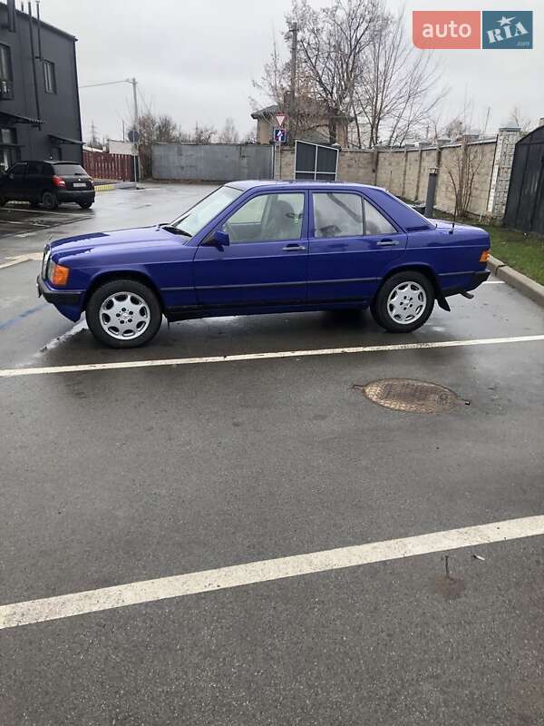 Mercedes-benz 190 (1987)