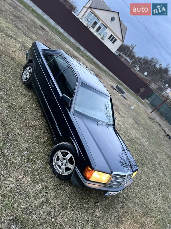 Mercedes-benz 190 (1988)
