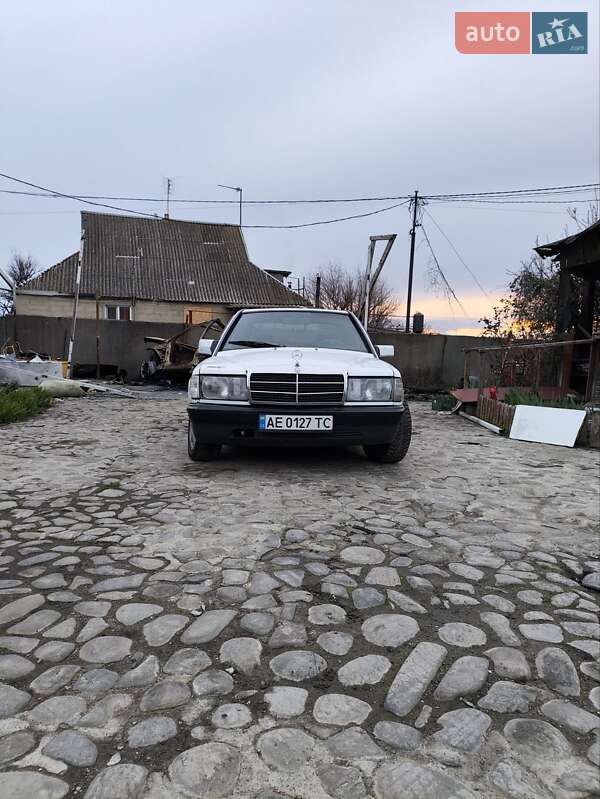 Mercedes-benz 190 (1988)