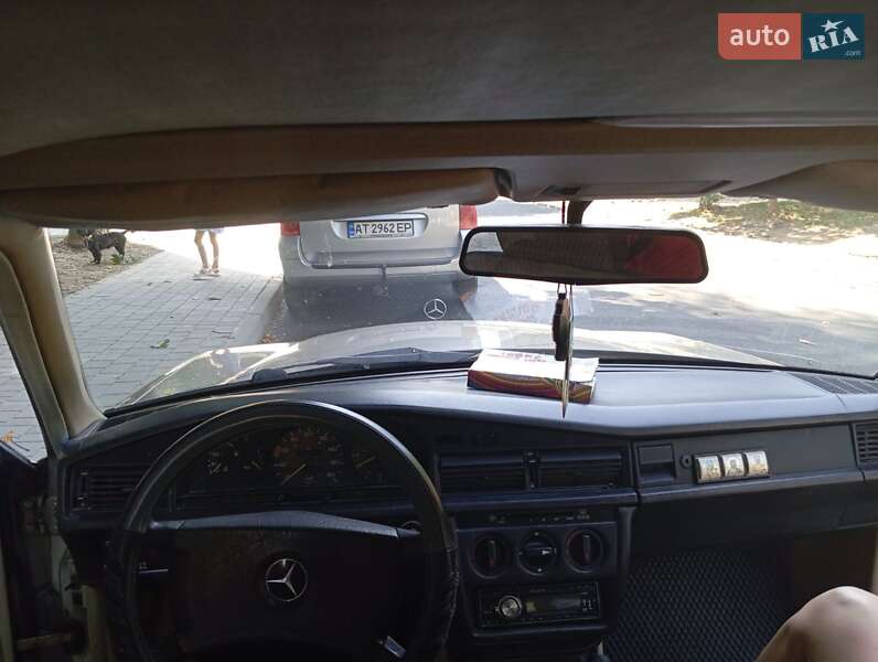 Mercedes-benz 190 (1987)
