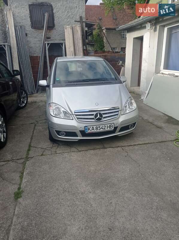 Mercedes-benz A-class (2011)