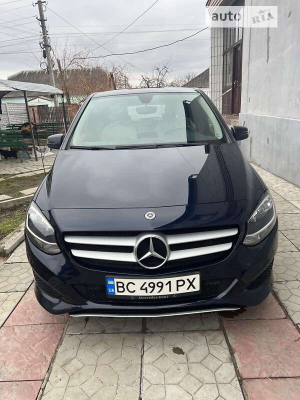 Mercedes-benz B 200 (2017)