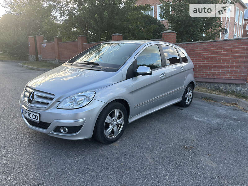 Mercedes-benz B 200 (2010)
