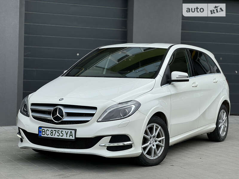 Mercedes-benz B 200 (2015)
