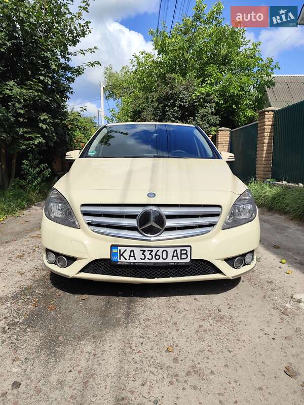 Mercedes-benz B180 cdi (2014)