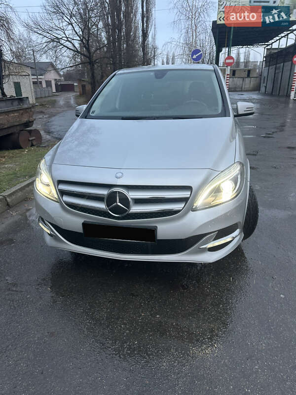 Mercedes-benz B-class (2016)
