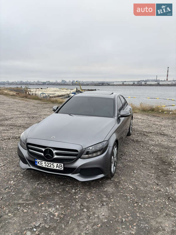 Mercedes-benz C 300 (2018)