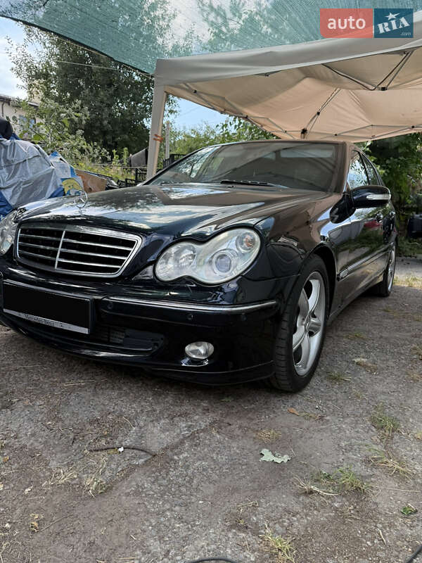 Mercedes-benz C-class (2005)