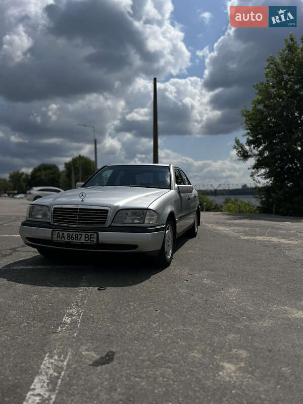 Mercedes-benz C-class (1995)