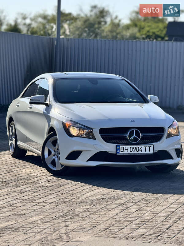 Mercedes-benz Cla 250 (2015)