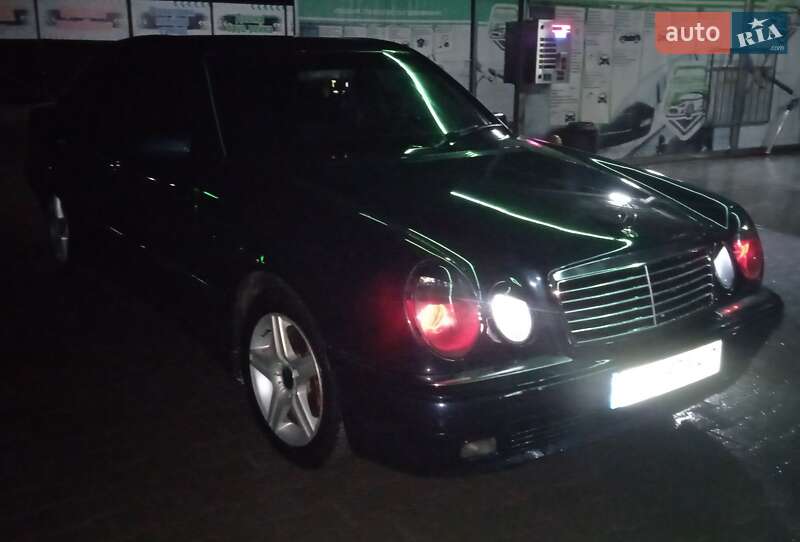 Mercedes-benz 240 (1998)