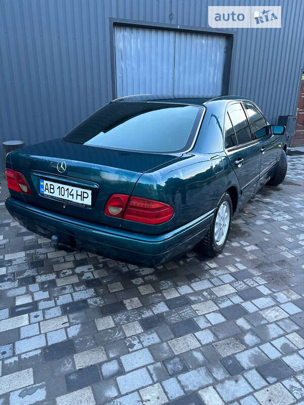 Mercedes-benz E 220 (1996)
