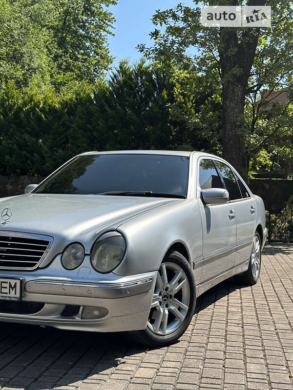 Mercedes-benz E 320 (2000)