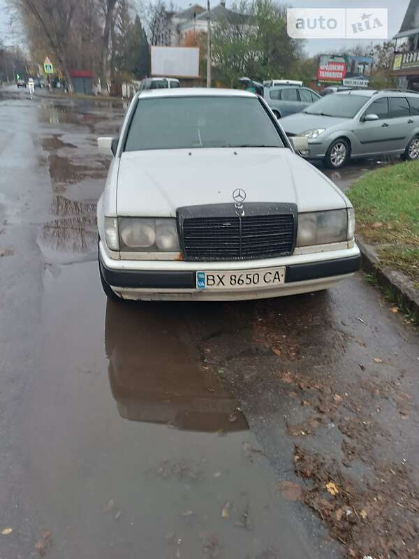 Mercedes-benz E-class (1985)