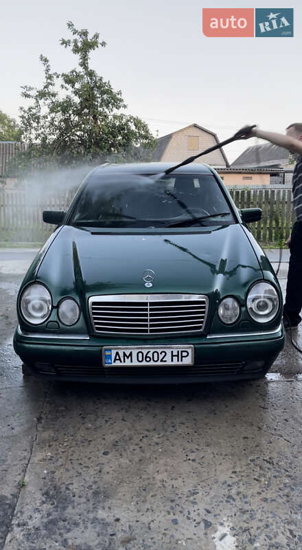 Mercedes-benz E 250t d (1996)