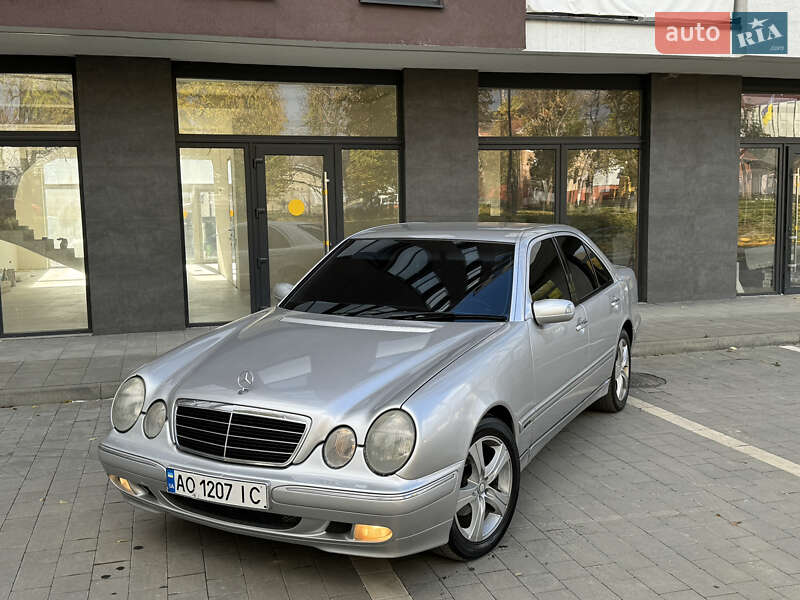 Mercedes-benz E 220 (2000)