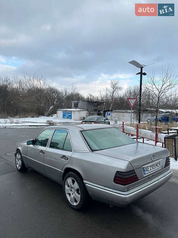 Mercedes-benz E-class (1995)