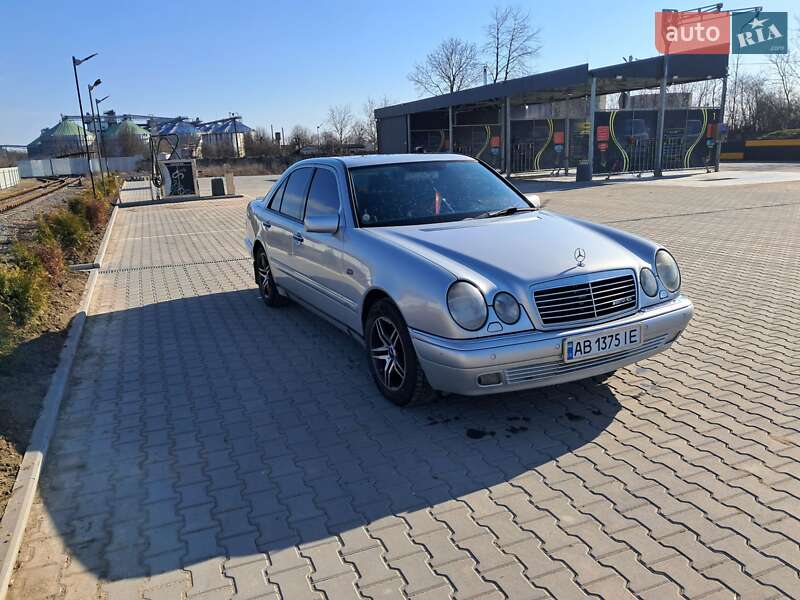Mercedes-benz E-class (1999)