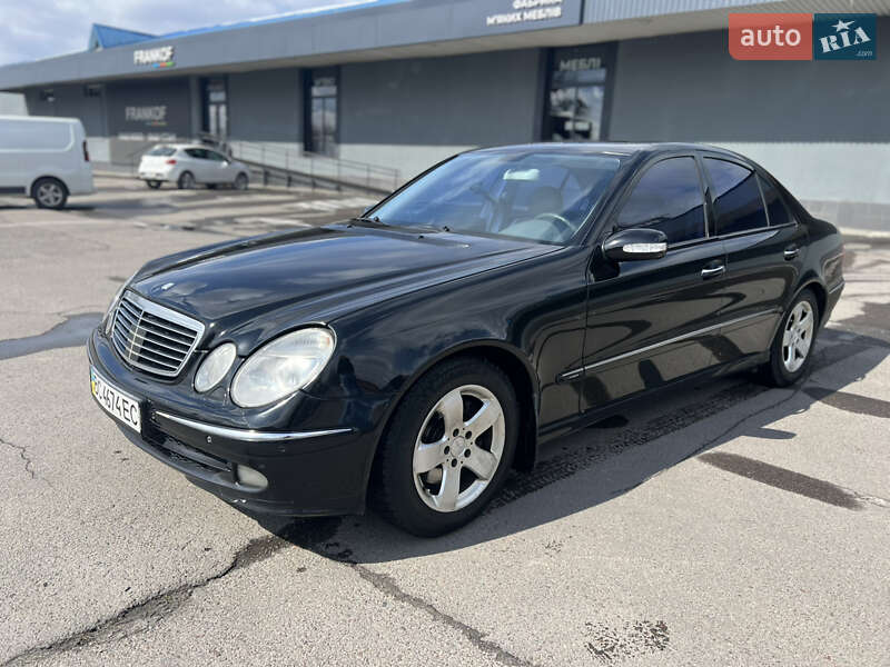 Mercedes-benz E-class (2004)