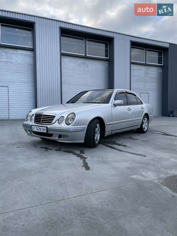 Mercedes-benz E-class (2000)