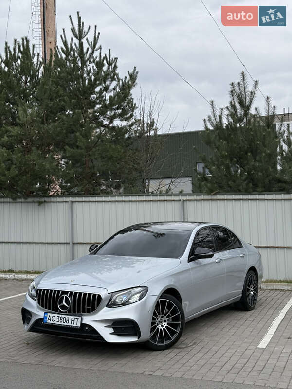 Mercedes-benz E-class (2016)
