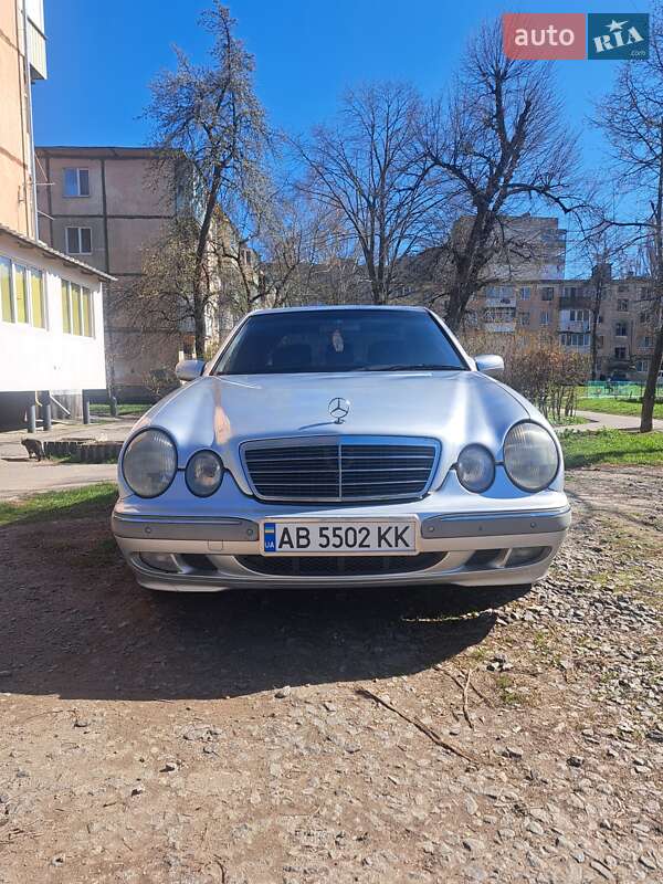 Mercedes-benz E-class (2001)