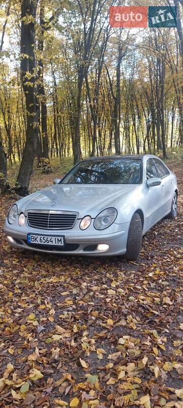 Mercedes-benz E-class (2003)