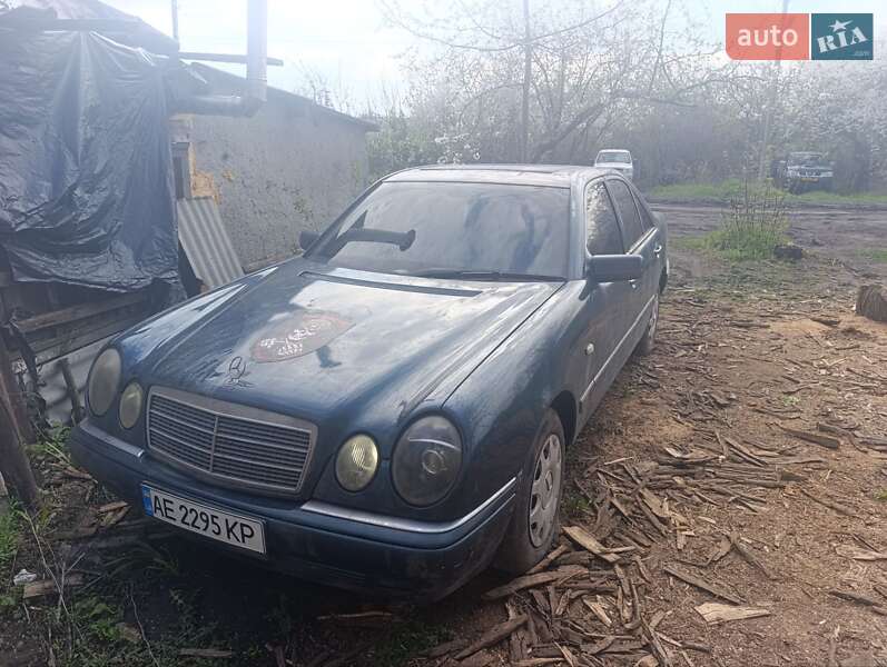 Mercedes-benz E-class (1995)