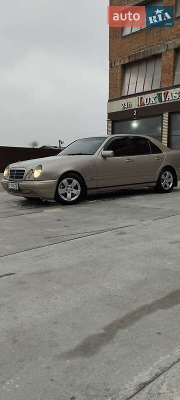 Mercedes-benz E-class (1997)