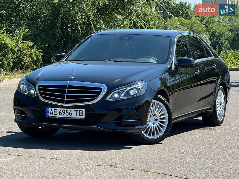 Mercedes-benz E-class (2015)