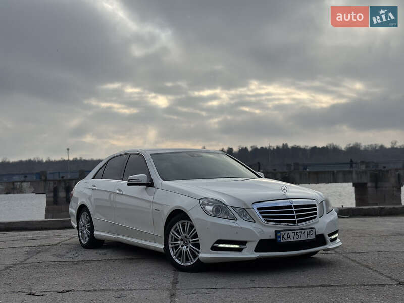 Mercedes-benz E-class (2012)