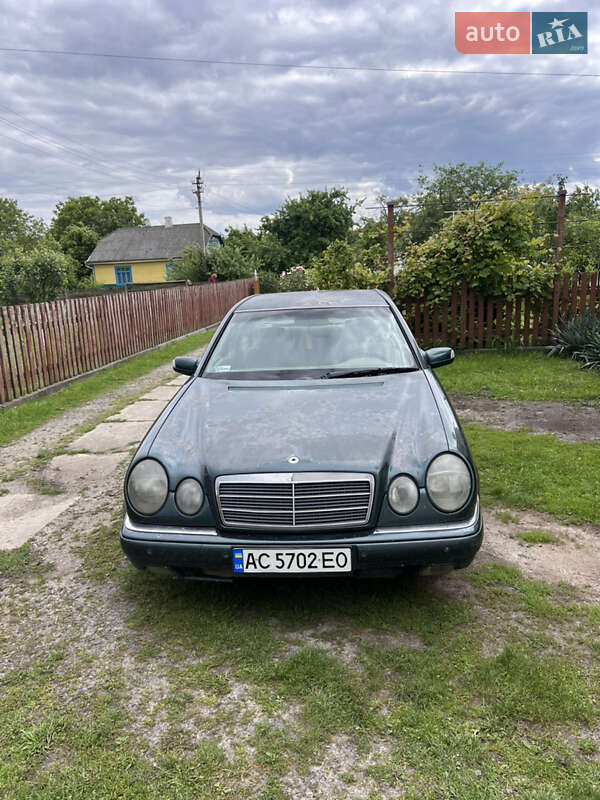 Mercedes-benz E-class (1998)